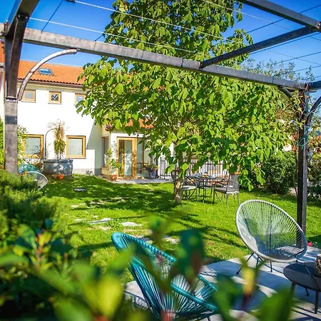 Apartment Zenja - Nature - Garden - Parking Yard Divaca
