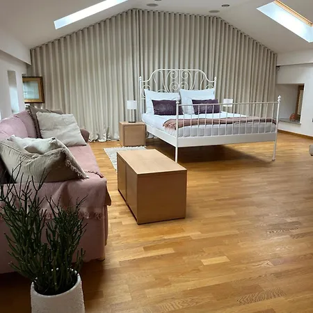 Zenja - With Cozy Garden & Free Private Parking * Divača