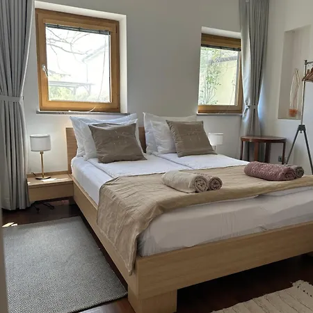 Zenja Apartments - Free Private Parking - Skocjan Caves - Cozy Garden Divača