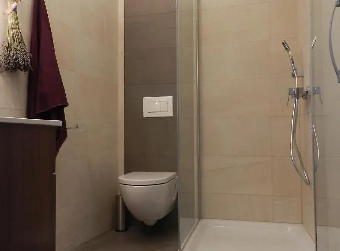 Zenja Apartments - Free Private Parking - Skocjan Caves - Cozy Garden Divača