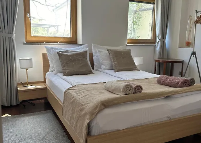 Zenja Apartments - Free Private Parking - Skocjan Caves - Cozy Garden Divača